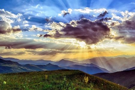 Falun Dafa Brings Relief to People Living with Worries and Grievances